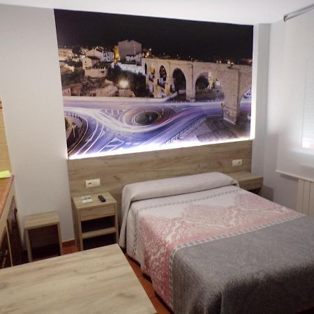 Hostal Serruchi Теруел Екстериор снимка