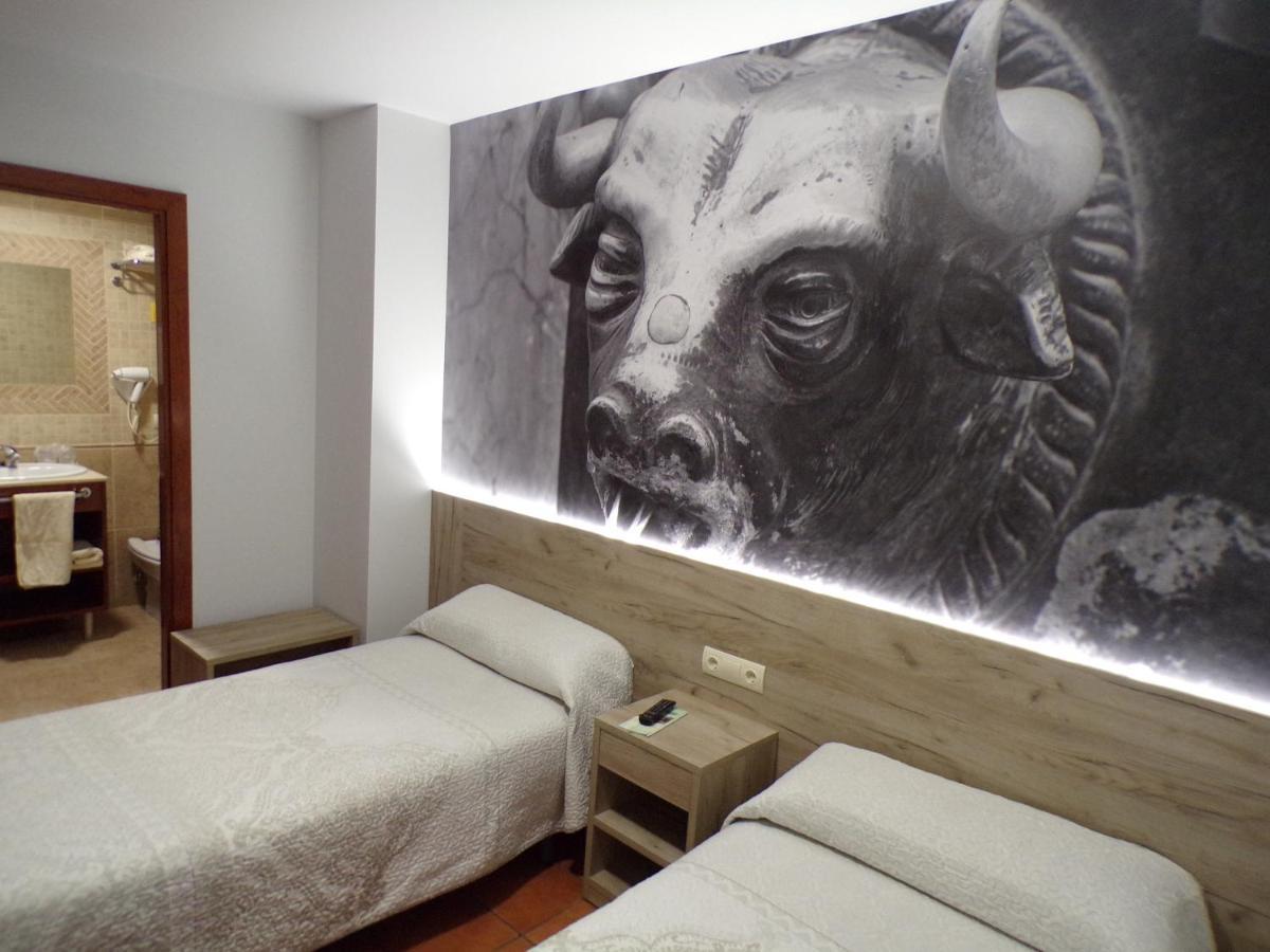 Hostal Serruchi Теруел Екстериор снимка