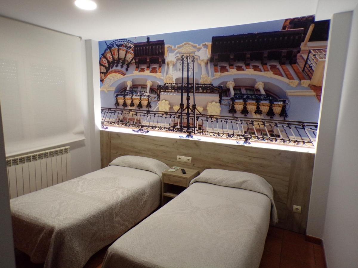 Hostal Serruchi Теруел Екстериор снимка