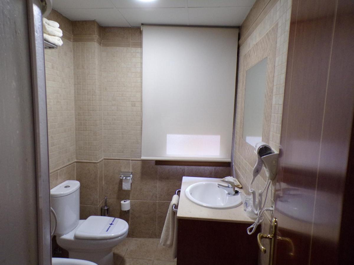 Hostal Serruchi Теруел Екстериор снимка