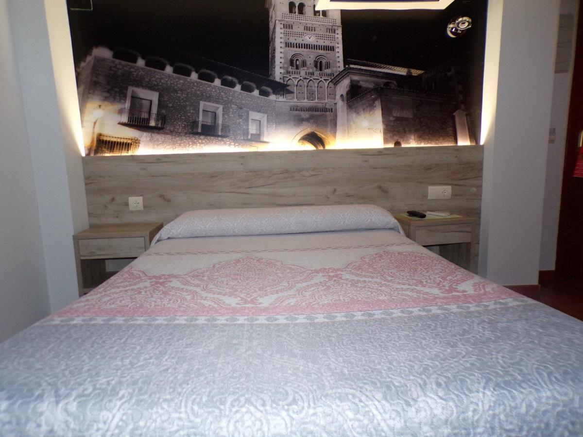 Hostal Serruchi Теруел Екстериор снимка