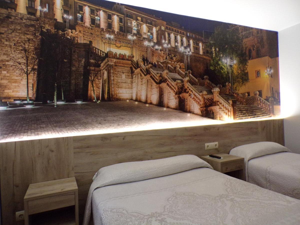 Hostal Serruchi Теруел Екстериор снимка