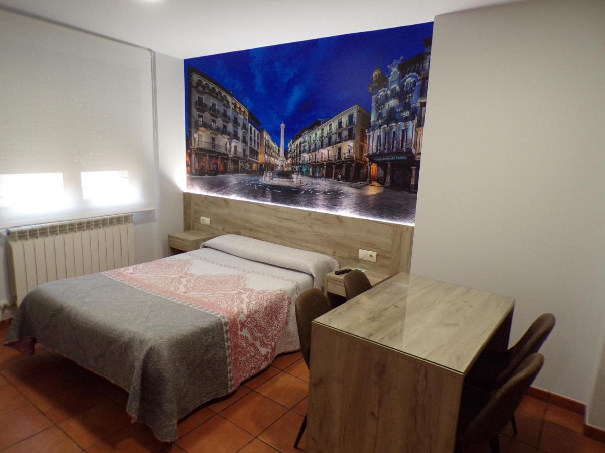 Hostal Serruchi Теруел Екстериор снимка