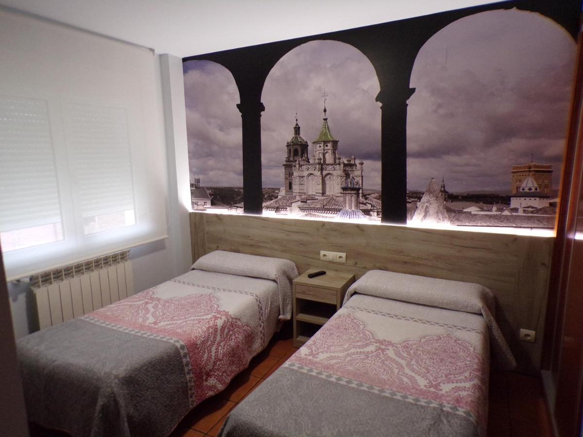 Hostal Serruchi Теруел Екстериор снимка