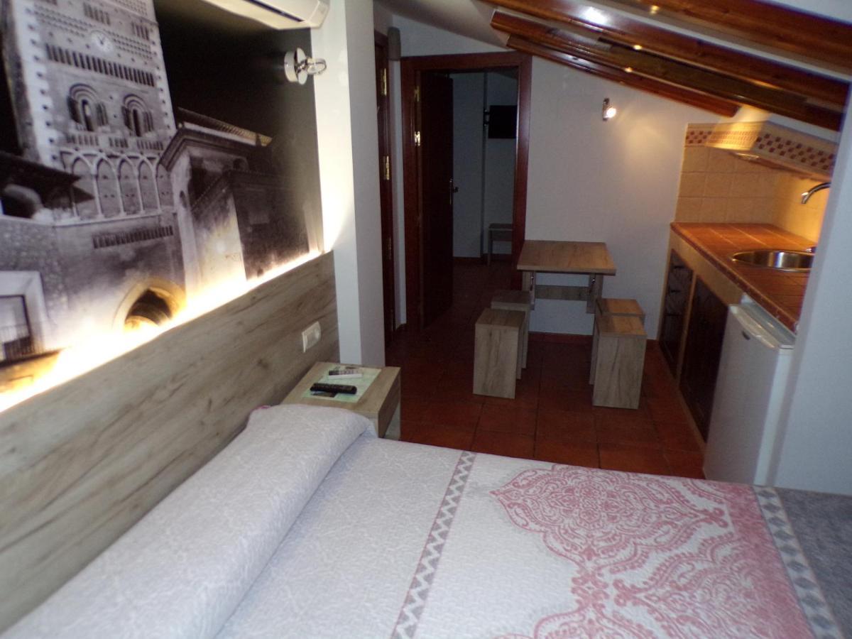 Hostal Serruchi Теруел Екстериор снимка