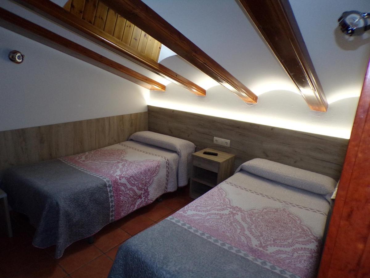 Hostal Serruchi Теруел Екстериор снимка