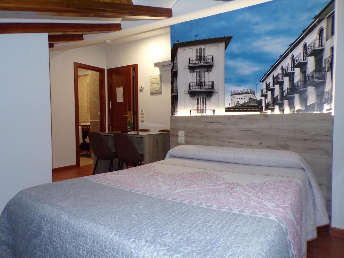 Hostal Serruchi Теруел Екстериор снимка