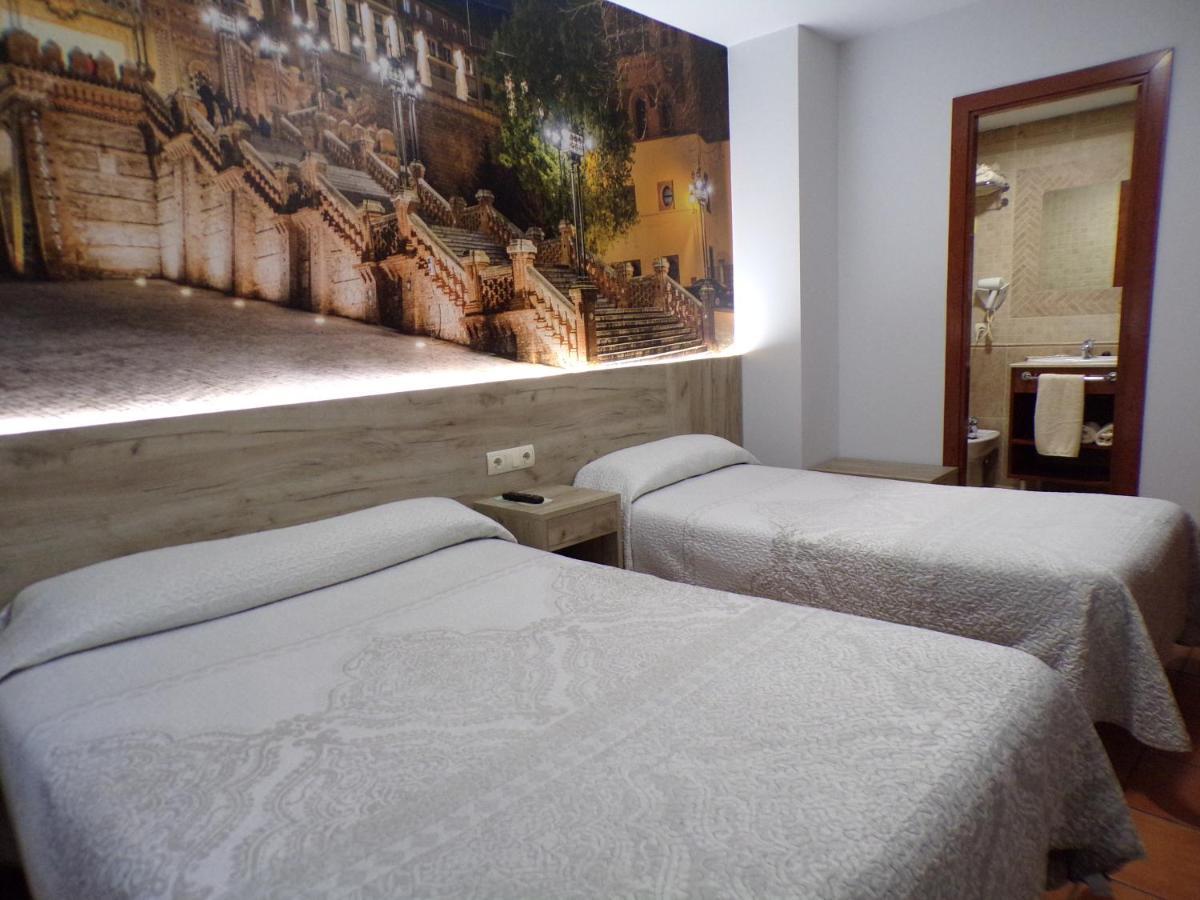 Hostal Serruchi Теруел Екстериор снимка